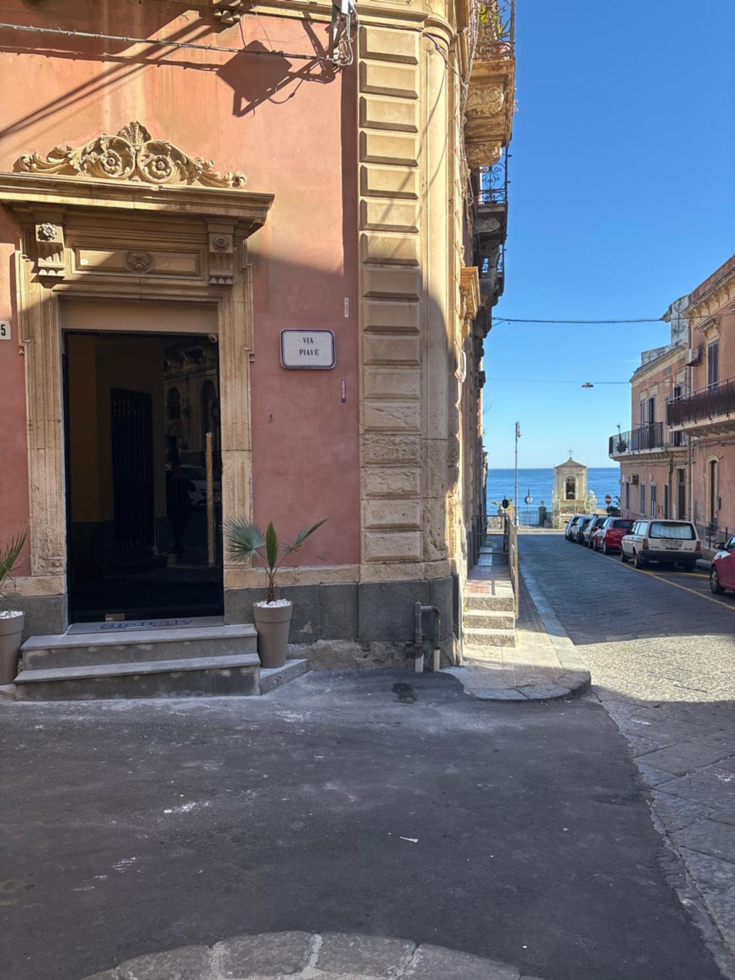 Cbh Sicitaly Group Bed & Breakfast Aci Castello Exterior photo